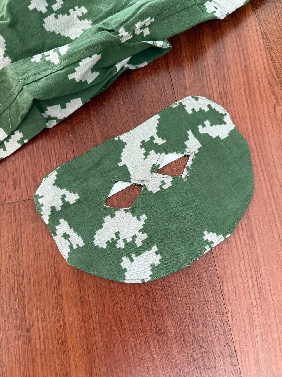 Original Soviet Berezka Camouflage Suit with Mask – Size 3 - Image 3