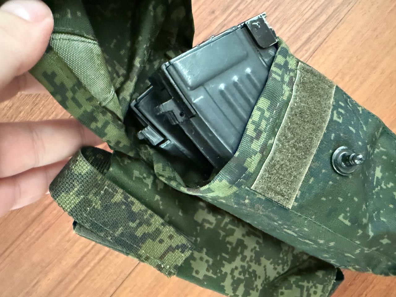 Russian Army Ratnik AK Dual Magazine Pouch with ROP Flare Pouch EMR Right-Handed - Image 3